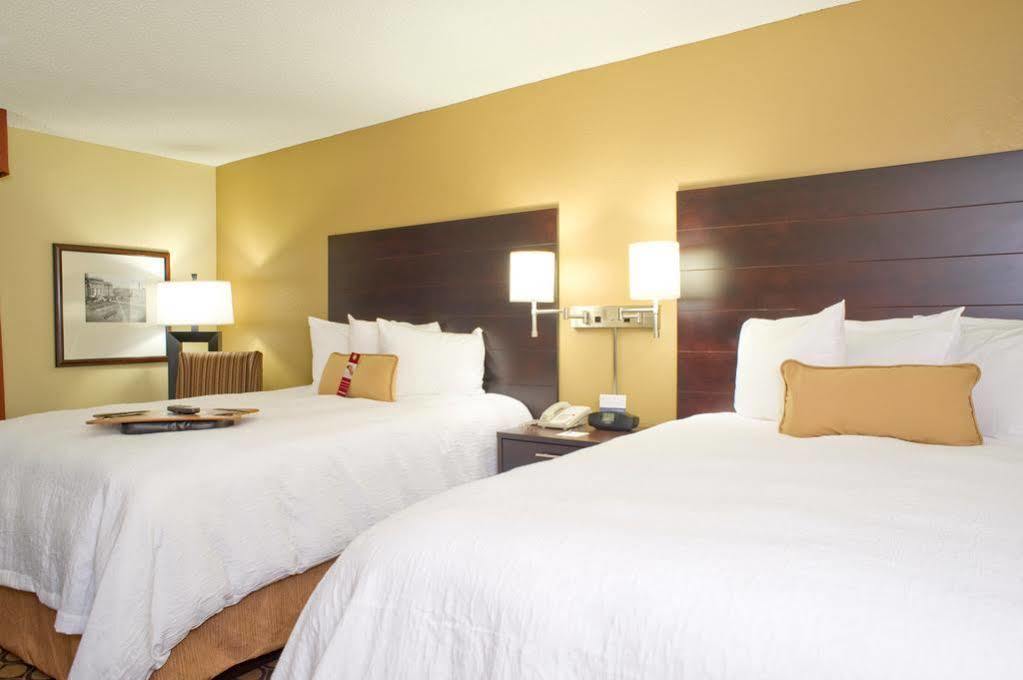 Hampton Inn Starkville Εξωτερικό φωτογραφία